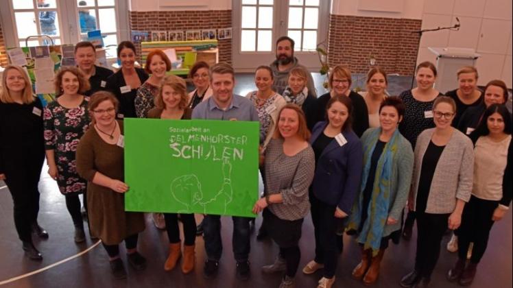 Das Team der „Sozialarbeit an Schulen“ besteht seit zehn Jahren. Das ist am Donnerstag in der Markthalle gefeiert worden. Das Team der „Sozialarbeit an Schulen“ besteht seit zehn Jahren. Das ist am Donnerstag in der Markthalle gefeiert worden.