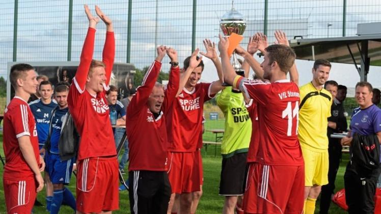Turniersieger: Die Fußballer des VfL Stenum freuten sich über den Erfolg beim Event des TSV Ganderkesee. 