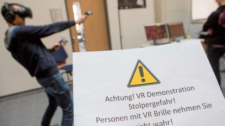Komplett abtauchen in der virtuellen Realität kann man mit dem Computerspiel „Blink Scape“, für das Informatikstudenten der Hochschule Osnabrück eine virtuelle Realität geschaffen haben. 