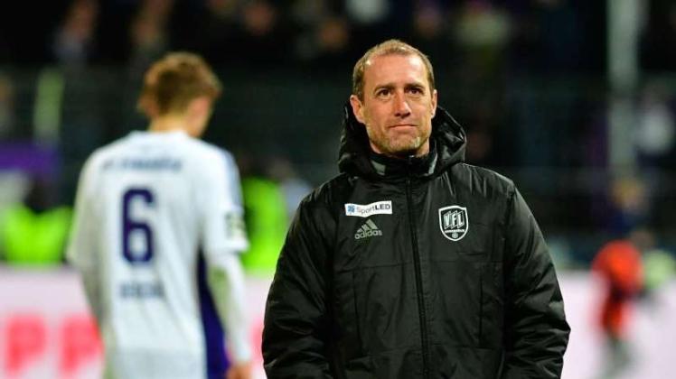 VfL-Trainer Joe Enochs nach der Niederlage gegen Werder Bremens U23. 