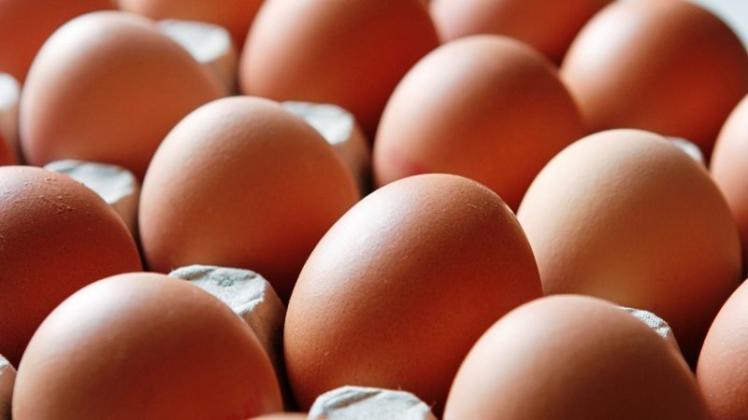 Eier in einer Verpackungsstation. Millionen wurden mittlerweile wegen einer möglichen Belastung mit dem Pestizid Fipronil zurückgerufen. 