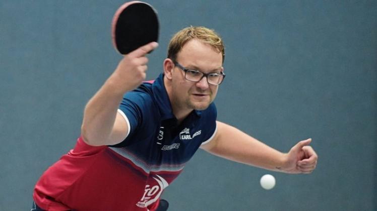 Gewann zwar seine beiden Einzel, musste mit dem TV Hude II aber trotzdem eine Niederlage hinnehmen: Cedric Meißner. Der Verbandsligist verlor beim VfL Westercelle mit 7:9. Gewann zwar seine beiden Einzel, musste mit dem TV Hude II aber trotzdem eine Niederlage hinnehmen: Cedric Meißner. Der Verbandsligist verlor beim VfL Westercelle mit 7:9.