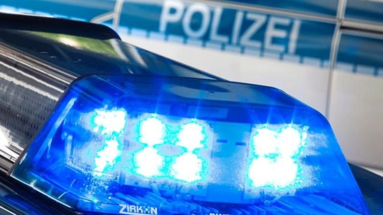 Einen Verkehrsunfall hat am Dienstagnachmittag ein 42-jähriger Autofahrer aus Bremen auf der Oldenburger Straße in Ganderkesee verursacht.  Symbolfoto: Friso Gentsch/dpa