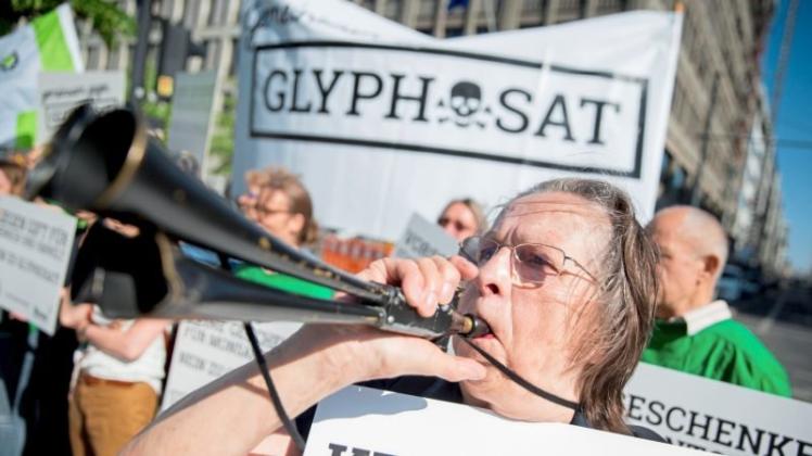 Nicht nur diese Demonstranten sind gegen den Einsatz von Glyphosat, auch die Grünen wollen das Herbizid verbieten. 