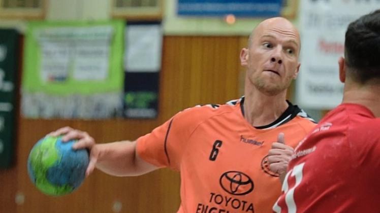 Der Handball-Verbandsligist HSG Grüppenbühren/Bookholzberg um Marcel Behrens empfängt an diesem Freitag den TvdH Oldenburg. 