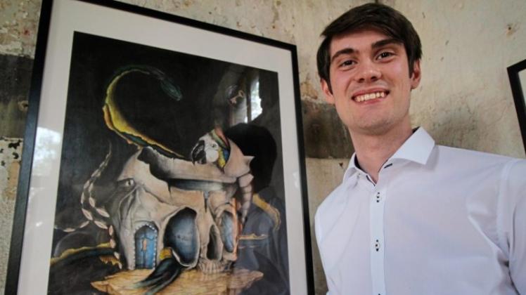 Surrealistische Kunst im historischen Wasserturm: Kunststudent Steffen Unland stellte am Wochenende seine Arbeiten in Hasbergen vor. 