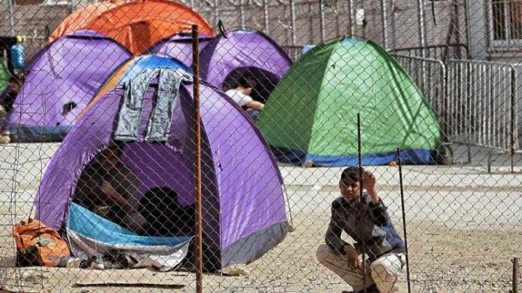 In Zelten leben viele Flüchtlinge aus Lesbos, teilweise in inoffiziellen Camps. 
