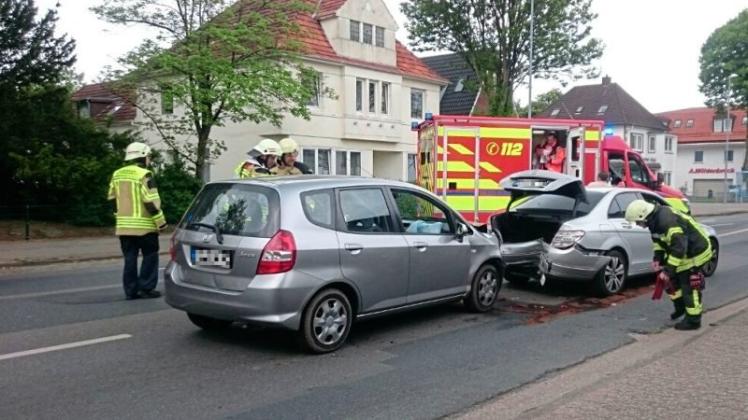 Bei einem Auffahrunfall an der Bremer Straße sind am Donnerstagnachmittag vier Personen verletzt worden. 