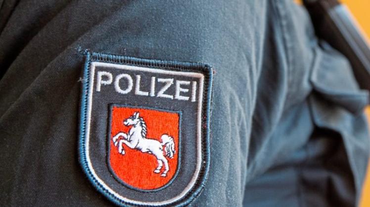 Die Polizei sucht einen Autofahrer, der einen Wagen beschädigt hat und anschließend geflüchtet ist. Symbolfoto: Michael Gründel Die Polizei sucht einen Autofahrer, der einen Wagen beschädigt hat und anschließend geflüchtet ist. Symbolfoto: Michael Gründel