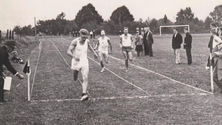 Unser Nostalgiebild zeigt die Sprinter beim Stiftungsfest des TSV Hoyerswege im September 1963. 