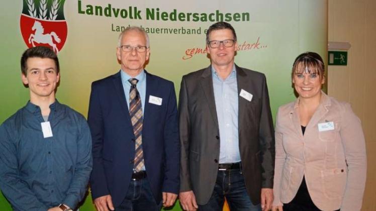 Für die Landwirtschaft: (von links) Hauptredner Thomas Fabry mit dem Vorstand, bestehend aus: Volker Brinkschulte, Jürgen Sixtus, Gabriele Mörixmann. 