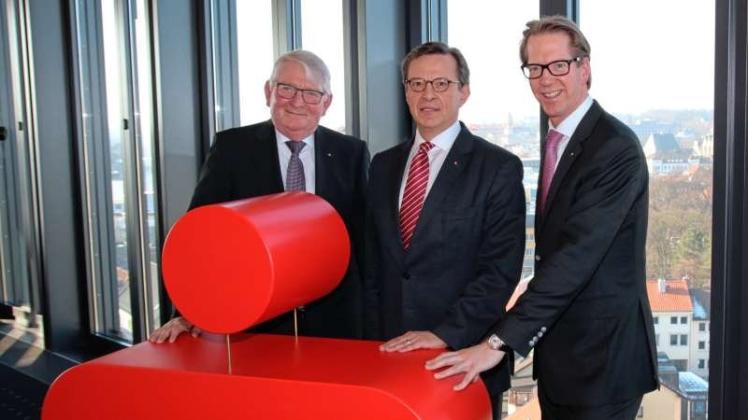 Der Vorstand der Sparkasse Osnabrück: (von links) Friedrich H. Petersmann, Johannes Hartig, Thomas Salz. 