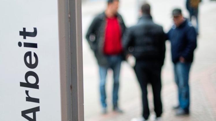 Delmenhorst liegt im niedersächsischen Vergleich bei den Arbeitslosen ohne abgeschlossene Berufsausbildung mit an der Spitze. Delmenhorst liegt im niedersächsischen Vergleich bei den Arbeitslosen ohne abgeschlossene Berufsausbildung mit an der Spitze.