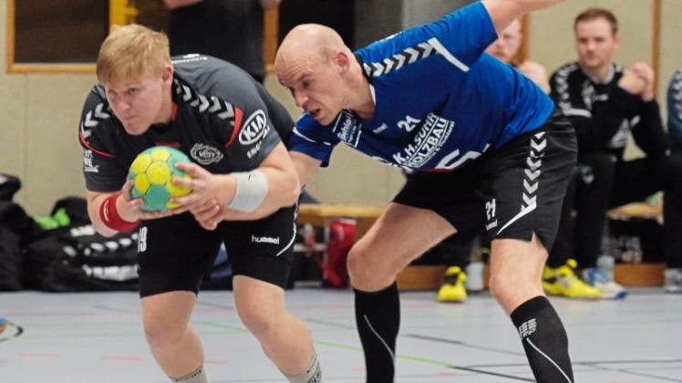 Kevin Pintscher (links) hofft mit der HSG Grüppenbühren/Bookholzberg auf einen Heimsieg gegen den Wilhelmshavener HV II in der Handball-Verbandsliga. 