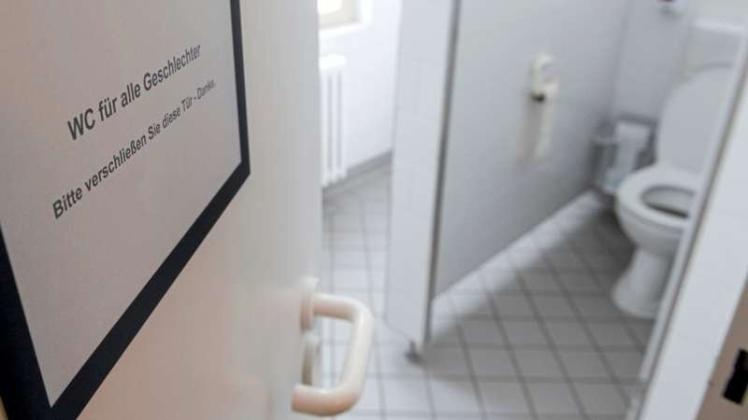 Solche Schilder mit der Aufschrift „WC für alle Geschlechter“ sollen zukünftig Unisex-Toiletten beschildern. 