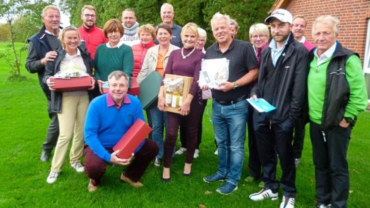 Sieger und Geehrte der GOL-Open im Golfclub Oldenburger Land. 