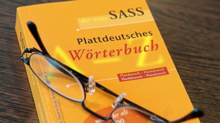 Die plattdeutsche Sprache stirbt peu à peu aus. 