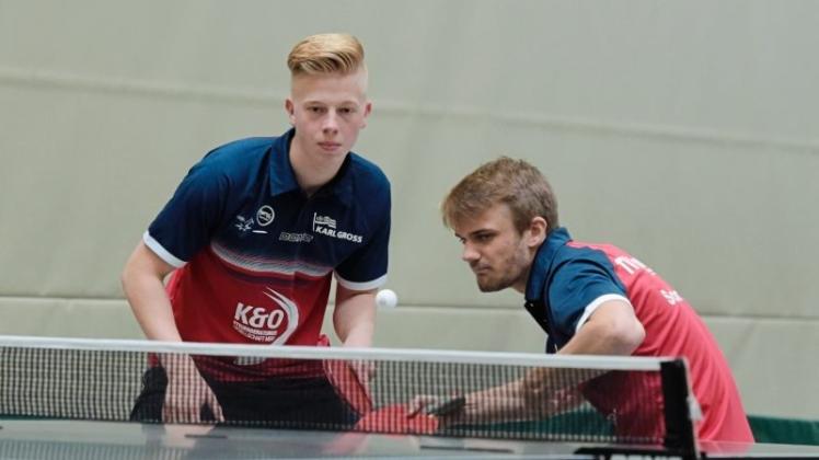 Haben den Oberliga-Klassenerhalt nach Ende der Hinrunde noch im Blick: die Tischtennisspieler des TV Hude um Finn Oestmann (links) und Jonas Schrader. 