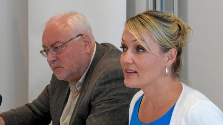 Der langjährige GEW-Chef Eberhard Brandt und seine voraussichtliche Nachfolgerin Laura Pooth attackieren die Landes-CDU. 