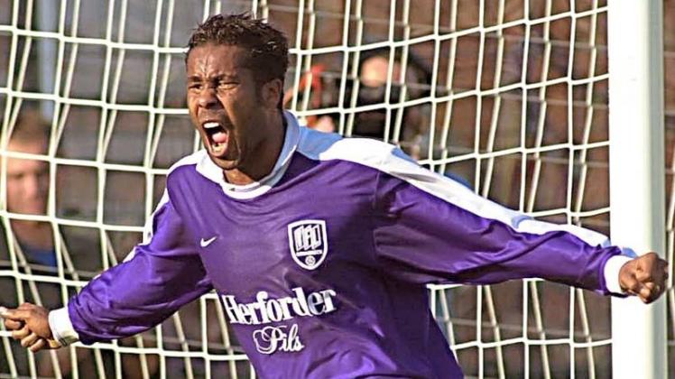 Würde heute gerne wieder so jubeln: Daniel Thioune im Trikot des VfL (unsere Aufnahme ist aus dem Jahr 2000). Würde heute gerne wieder so jubeln: Daniel Thioune im Trikot des VfL (unsere Aufnahme ist aus dem Jahr 2000).