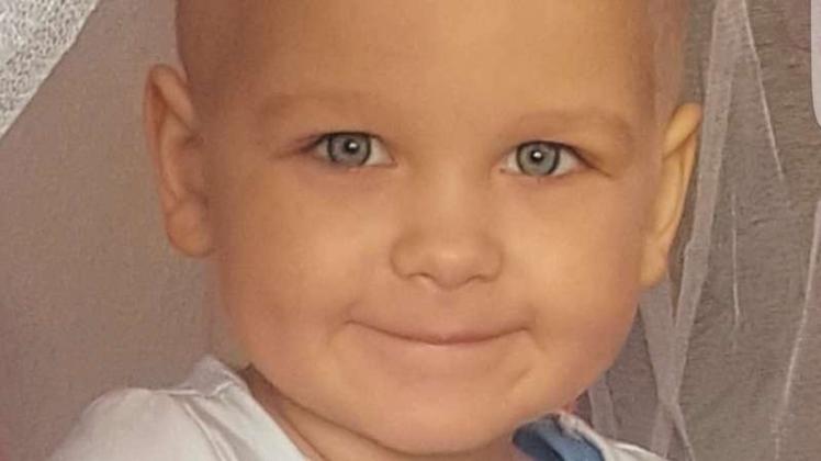 Die dreijährige Lina aus Cloppenburg hat Leukämie. Nun hat sie einen Stammzellenspender gefunden. 