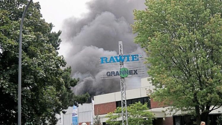 Im Entsorgungsbetrieb Grannex im Osnabrücker Stadtteil Hafen hat es am Samstagmorgen erneut gebrannt. 