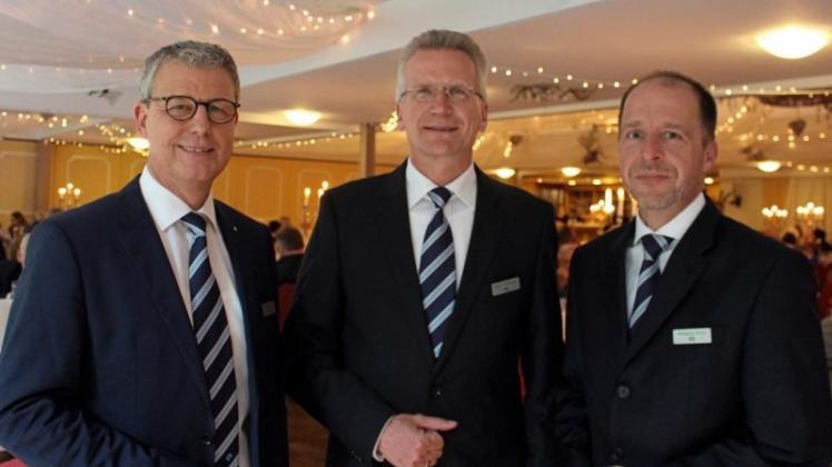 Präsentierten gute Zahlen für die Volksbank Delmenhorst Schierbrok (von links): Aufsichtsrat Ralf Guttmann sowie die Vorstandsmitglieder Martin Versemann und Wolfgang Etrich. 