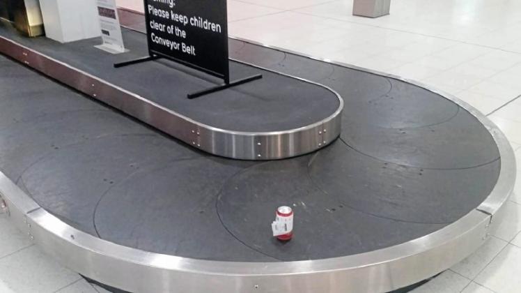 Statt Koffern und Taschen hat ein Australier eine einzelne Dose Bier als Fluggepäck aufgegeben. 
