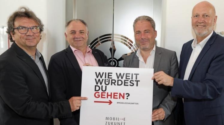 „Wie weit würdest du gehen?“, fragen Frank Otte (Stadt Osnabrück), Jörg Angerstein (terre des hommes), Jürgen Wehlend (VfL) und Dr. Stephan Rolfes (Stadtwerke Osnabrück). 