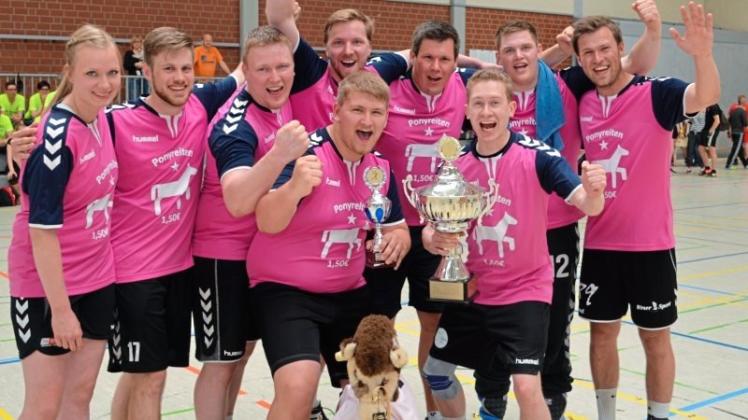 Im vierten Jahr hintereinander im Finale: Das Team „Ponyreiten – 1,50“ hat sich am Sonntag erneut den Titel bei den Handball-Ortsmeisterschaften von Ganderkesee geholt. 