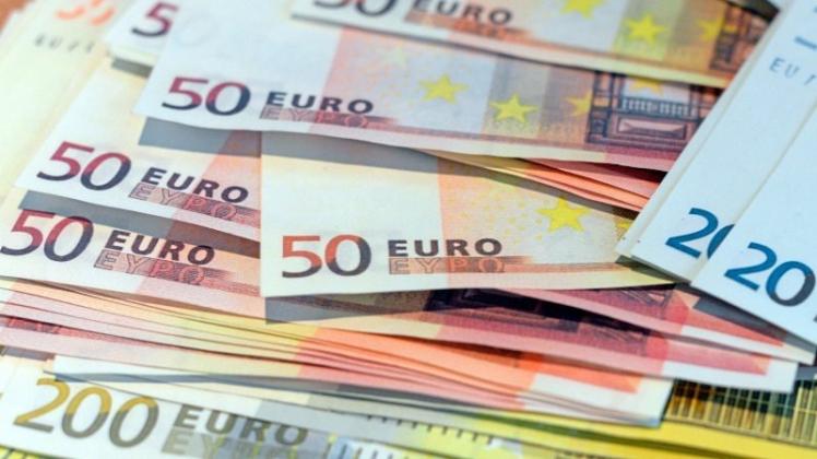 Ein Mitarbeiter im Kreishaus soll bei Barauszahlungen über Jahre Geld unterschlagen haben. Ein Mitarbeiter im Kreishaus soll bei Barauszahlungen über Jahre Geld unterschlagen haben.