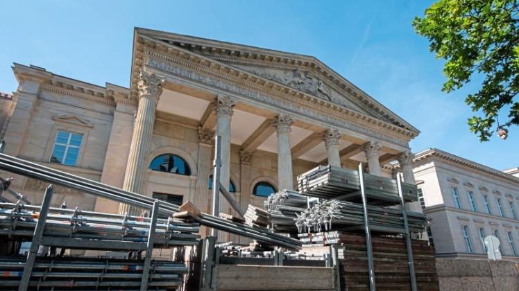 Das Leineschloss in Hannover ist das Ziel von sieben Landtagskandidaten im Wahlkreis 64 Oldenburg-Land. Das Parlamentsgebäude ist auch am Wahltag noch eine Baustelle. 