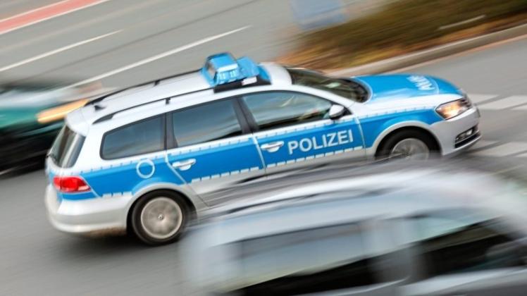 Die Polizei hat am Donnerstagabend einen sturzbetrunkenen Autofahrer in Harpstedt angehalten. Symbolfoto: Michael Gründel