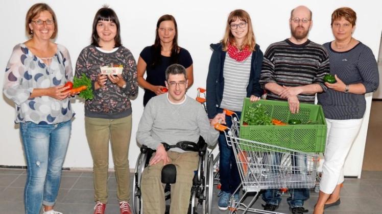 Dieses Team der Betreuer und Betreuten wird ab Herbst in dem neuen Bioladen arbeiten. Von links: Ruth Timper, Miriam Abremand, Verena Buse, Christian Dreyhaupt, Christiane Reinke, Markus Brune und Christiane Idasiak. 