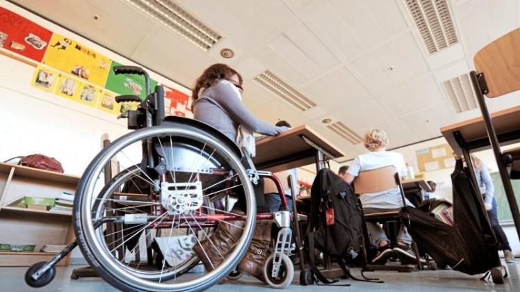 Schüler mit Behinderungen sollen an Schulen begleitet werden. Das sorgt in Delmenhorst für explodierende Kosten. Symbolfoto: dpa