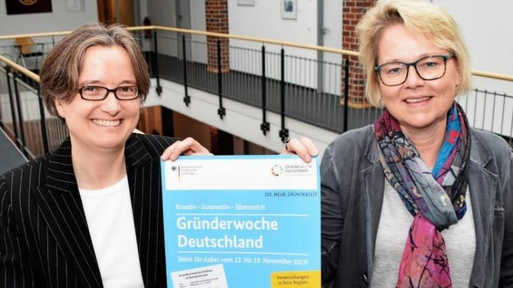 Wirtschaftsförderin Christa Linnemann (links) und Kerstin Vogelsang (EFA) werben für den Gründerinnen-Workshop. 