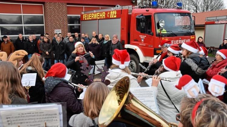Zum Adventsblasen reist der Feuerwehrmusikzug am 17. Dezember durch die Gemeinde. Archivfoto: Thorsten Konkel