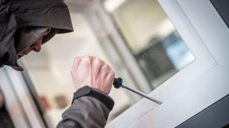 Zwei Einbrüche in Delmenhorster Wohnungen sind der Polizei gemeldet worden. Symbolfoto: dpa Zwei Einbrüche in Delmenhorster Wohnungen sind der Polizei gemeldet worden. Symbolfoto: dpa