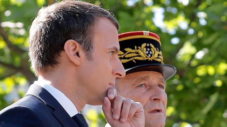 Zerstritten: Der französische Präsident Emmanuel Macron (l.) und General Pierre de Villiers bei der Parade zum französischen Nationalfeiertag. 