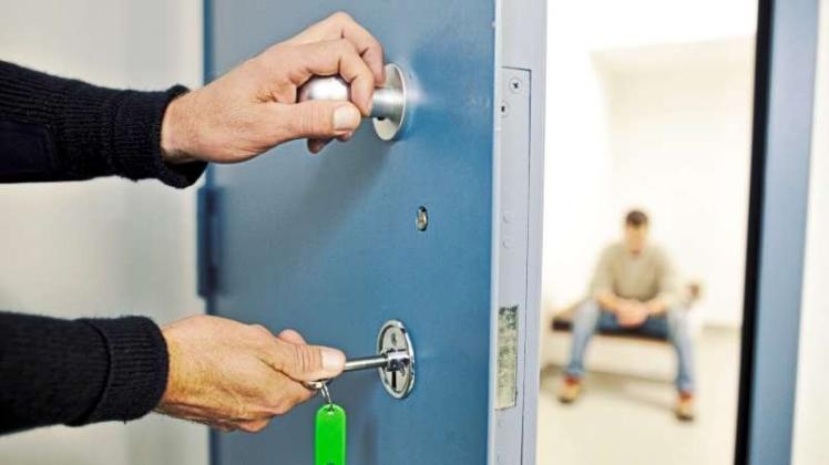 Ein per Haftbefehl gesuchter Mann ist am Freitag im Delmenhorster Bahnhof festgenommen und in ein Gefängnis eingeliefert worden.Symbolfoto: Bundespolizei