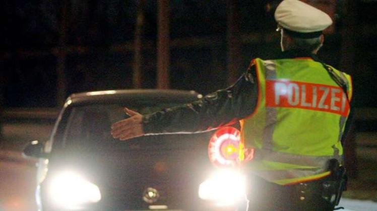 Einen 22-Jährigen, der berauscht und ohne Führerschein fuhr, hat die Delmenhorster Polizei bei einer Kontrolle in der Nacht zu Sonntag gestoppt. Symbolfoto: dpa