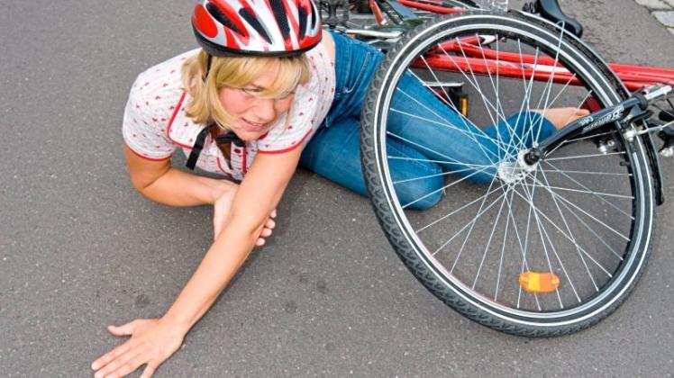 Bei einem Unfall an der Nordwollestraße ist eine 30-jährige Radfahrerin verletzt worden. Symbolfoto: Colourbox.de