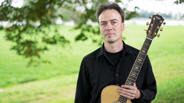 Der Gitarrist Markus Segschneider spielt am Donnerstag beim Hauskonzert im Musikhaus Spula. 