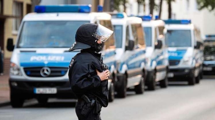 Die Polizei ist am Dienstag mit einer Großrazzia gegen die rechte Szene in Südniedersachsen und Westthüringen vorgegangen. Symbolfoto: dpa