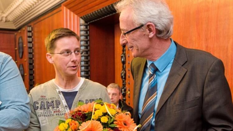 Bereits anlässlich der Verleihung des Zivilcourage-Preises der Stadt Delmenhorst hatte sich Oberbürgermeister Axel Jahnz bei Kathrin Lohmann, Tochter eines Högel-Opfers, öffentlich als Stadtoberhaupt entschuldigt. 