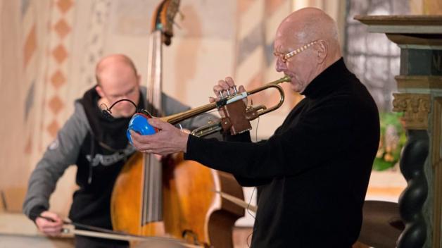 In der Kirche St. Katharinen in Schönemoor spielte der renommierte Jazztrompeter Uli Beckerhoff mit seinem Quartett. 