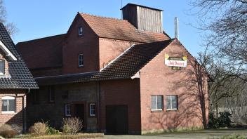 Laut Konzept soll die Brennerei Sandtel in Spelle-Venhaus abgerissen werden. Viele Bürger drängen per Unterschrift darauf, dass das historische Gebäude aus dem Jahr 1791 erhalten bleibt.