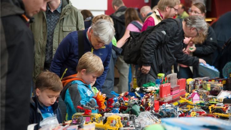 Die LEGO- und Playmobilbörse hat viel Freunde. Archivfoto: Andreas Nistler