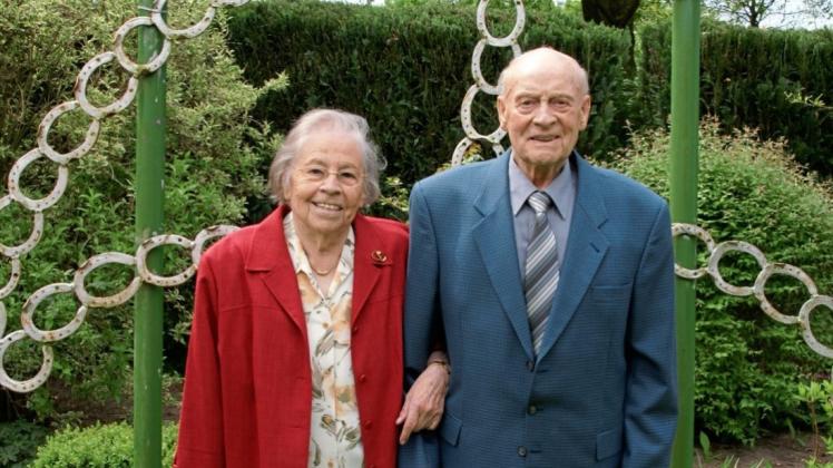 Sind seit 70 Jahren verheiratet:  Bernhard und Veronika Westerkamp aus Hunteburg. 