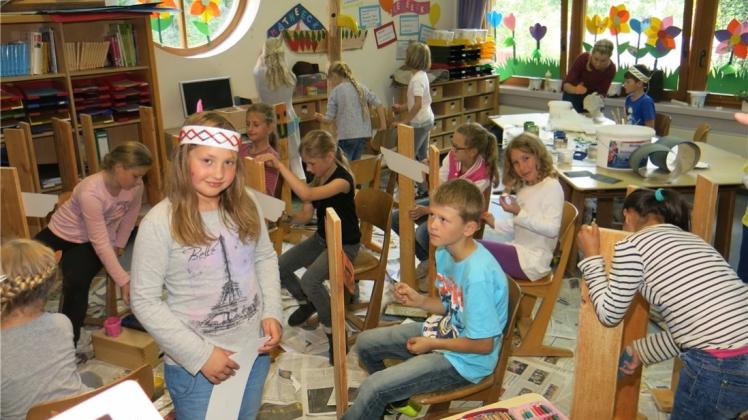 Mit großem Eifer sind die Mädchen und Jungen der Grundschule Fürstenau dabei, alles für das Schulfest am Samstag vorzubereiten. 
